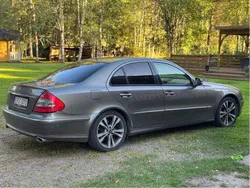 Grå Begagnad 2009 Mercedes E320 Sedan | 35 000 kr (Lite dyr)
