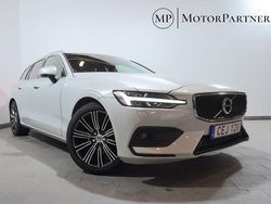 Vit Begagnad 2020 Volvo V60 Momentum Kombi | 289 900 kr (Marknadspris)