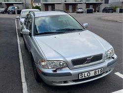 Grå Begagnad 2001 Volvo V40 Kombi | 12 000 kr (Bra pris)