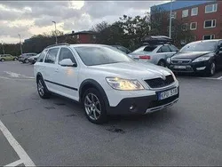 Vit Begagnad 2010 Skoda Octavia Scout Kombi | 40 000 kr (Marknadspris)