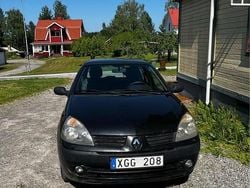 Svart Begagnad 2006 Renault Clio R.S. Authentique Halvkombi | 15 000 kr (Marknadspris)