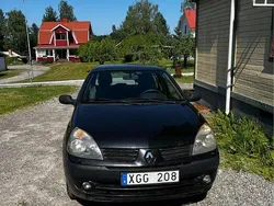 Svart Begagnad 2006 Renault Clio R.S. Authentique Halvkombi | 20 000 kr (Marknadspris)