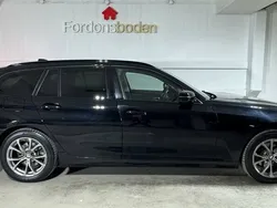 Svart Begagnad 2020 BMW 320 Sport Line Kombi | 244 800 kr (Bra pris)