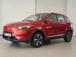 Röd Begagnad 2022 MG ZS Luxury Sedan | 239 900 kr (Superpris)