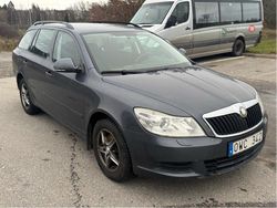 Grå Begagnad 2010 Skoda Octavia Kombi | 45 000 kr (Marknadspris)