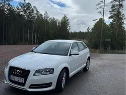Vit Begagnad 2012 Audi A3 Sportback Attraction Halvkombi | 60 000 kr (Marknadspris)