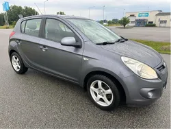 Grå Begagnad 2010 Hyundai i20 Halvkombi | 32 500 kr (Bra pris)