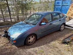 Blå Begagnad 2001 Ford Focus Halvkombi | 10 500 kr