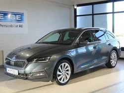 Grå Begagnad 2021 Skoda Octavia Kombi | 279 900 kr (Marknadspris)
