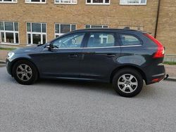 Grå Begagnad 2015 Volvo XC60 Momentum SUV | 172 000 kr (Marknadspris)