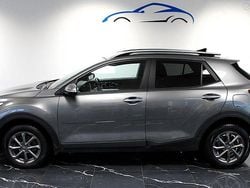 Grå Begagnad 2024 Kia Stonic Advance SUV | 189 900 kr (Bra pris)