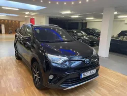 Svart Begagnad 2015 Toyota RAV4 Hybrid Active SUV | 184 900 kr (Marknadspris)