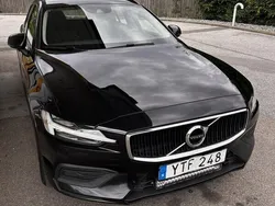 Svart Begagnad 2019 Volvo V60 Momentum Kombi | 195 000 kr (Bra pris)