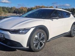 Vit Begagnad 2023 Kia EV6 4 SUV | 380 000 kr
