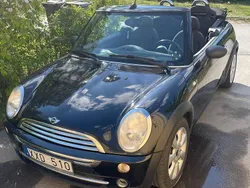 Svart Begagnad 2006 Mini ONE Pepper Halvkombi | 79 000 kr