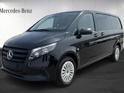 Svart (obsidiansvart metallic) Ny 2025 Mercedes Vito Minibuss | 579 800 kr (Bra pris)