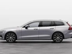 Silver Ny 2024 Volvo V60 Plus Kombi | 549 900 kr (Lite dyr)