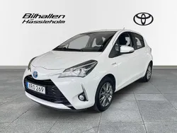 Vit Begagnad 2018 Toyota Yaris Hybrid Halvkombi | 144 900 kr (Marknadspris)