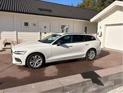 Vit Begagnad 2020 Volvo V60 Kombi | 250 000 kr (Marknadspris)
