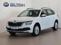 Vit Begagnad 2023 Skoda Kamiq Ambition SUV | 259 900 kr (Marknadspris)