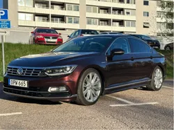Röd Begagnad 2018 VW Passat GT Sedan | 229 500 kr (Marknadspris)