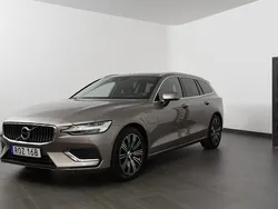 Grå Begagnad 2022 Volvo V60 Kombi | 309 800 kr (Marknadspris)