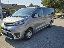 Silver Begagnad 2020 Toyota Proace Verso Kombi | 274 900 kr (Marknadspris)