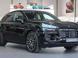 Svart Begagnad 2025 Porsche Cayenne SUV | 1 249 000 kr (Superpris)