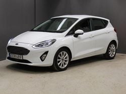 Vit Begagnad 2018 Ford Fiesta Titanium Halvkombi | 139 000 kr (Marknadspris)