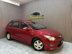 Mörkröd Begagnad 2011 Hyundai i30 Kombi | 24 900 kr (Marknadspris)