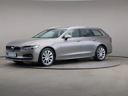 Grå Begagnad 2021 Volvo V90 Momentum Kombi | 289 000 kr (Marknadspris)