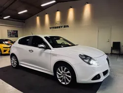 Vit Begagnad 2012 Alfa Romeo Giulietta Distinctive Halvkombi | 89 900 kr (Marknadspris)