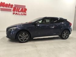 Blå Begagnad 2014 Volvo V40 CC Summum Kombi | 149 900 kr (Marknadspris)