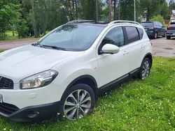 Vit Begagnad 2011 Nissan Qashqai SUV | 75 000 kr (Marknadspris)