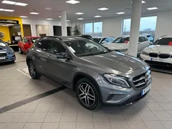 Mörkgrå (grå) Begagnad 2016 Mercedes GLA200 SUV | 199 900 kr (Marknadspris)