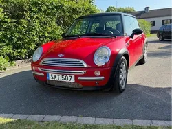 Röd Begagnad 2002 Mini Cooper Pepper Halvkombi | 27 000 kr (Marknadspris)