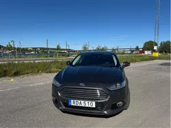 Grå Begagnad 2015 Ford Mondeo Titanium Halvkombi | 139 900 kr (Marknadspris)