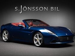 Mörkblå Begagnad 2016 Ferrari California Cab | 1 495 000 kr