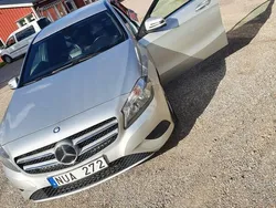 Silver Begagnad 2013 Mercedes A180 Style Halvkombi | 99 000 kr (Marknadspris)