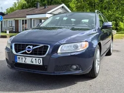 Blå Begagnad 2013 Volvo V70 Momentum Kombi | 95 000 kr (Marknadspris)