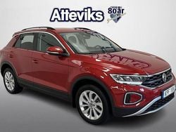 Röd Begagnad 2024 VW T-Roc Edition SUV | 304 900 kr (Marknadspris)