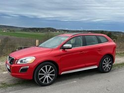Röd Begagnad 2013 Volvo XC60 R-Design SUV | 179 900 kr (Marknadspris)