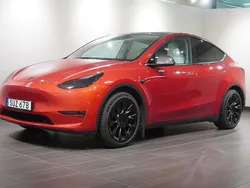 Röd Begagnad 2022 Tesla Model Y Long Range AWD SUV | 419 500 kr