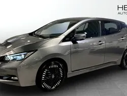 Grå (grey) Begagnad 2023 Nissan Leaf N-Connecta Halvkombi | 254 900 kr (Lite dyr)