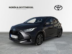 Mörkgrå Begagnad 2022 Toyota Yaris Hybrid Active Halvkombi | 209 000 kr (Lite dyr)