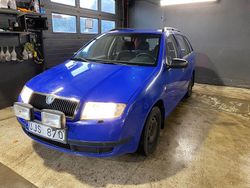 Blå Begagnad 2003 Skoda Fabia Halvkombi | 19 900 kr (Marknadspris)
