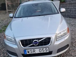 Grå Begagnad 2013 Volvo V70 Kombi | 95 500 kr (Marknadspris)