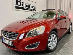 Röd Begagnad 2013 Volvo V60 Momentum Kombi | 114 900 kr (Marknadspris)