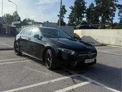 Svart Begagnad 2022 Mercedes A250 Halvkombi | 276 000 kr (Marknadspris)