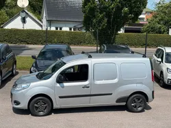 Grå Begagnad 2017 Renault Kangoo Minibuss | 88 998 kr (Dyr)